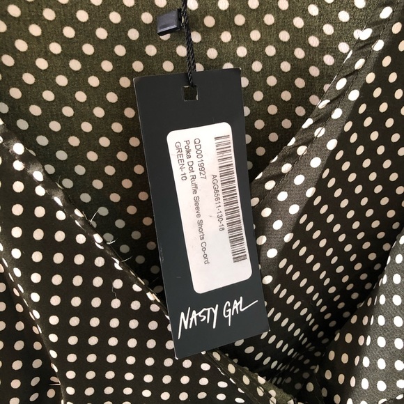 Nasty Gal Crop Top + Shorts Co-ord Set - Picture 4 of 8